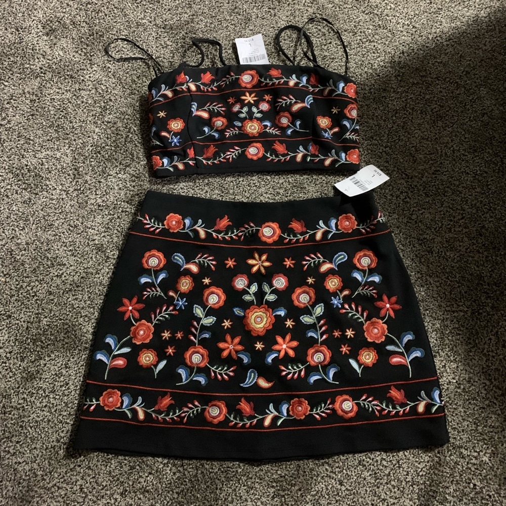 Forever 21 NWT two piece embroidered set! Black with multi color vibrant thread